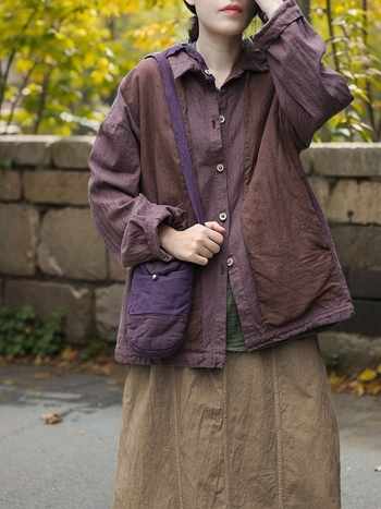 Pamut–len keresztpántos táska ovális formájú, pamut bélés, egygombos záródás, egy vállpánt, mindennapi használatra, irodalmi kínai stílusban