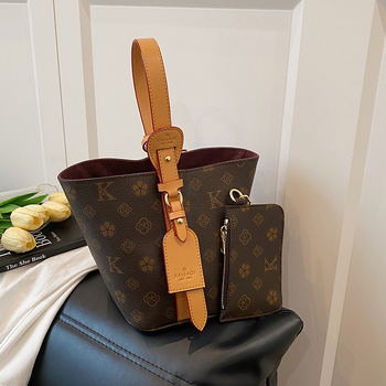 Ženska PU torba tipa kanta, magnetsko zatvaranje, poliester podstava, unutarnja džep za telefon, svakodnevna upotreba