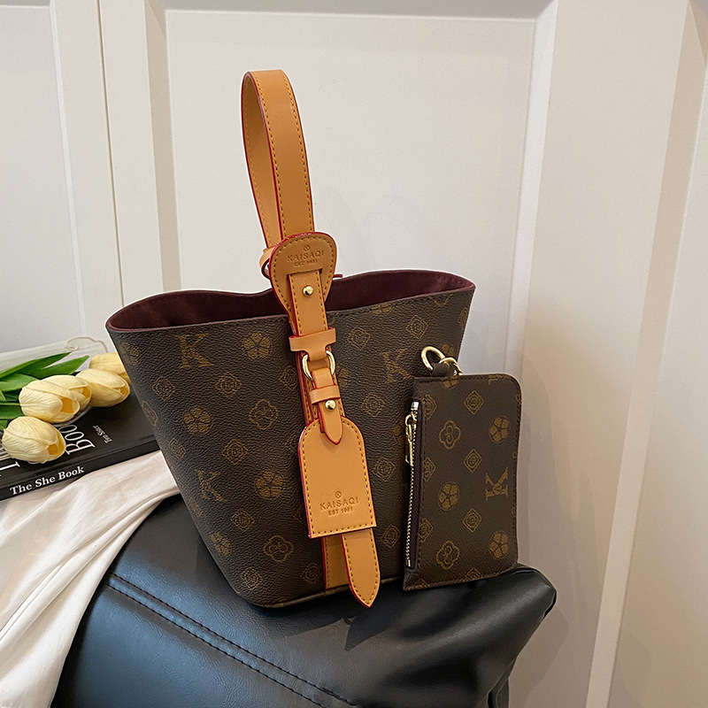 Ženska PU torba tipa kanta, magnetsko zatvaranje, poliester podstava, unutarnja džep za telefon, svakodnevna upotreba