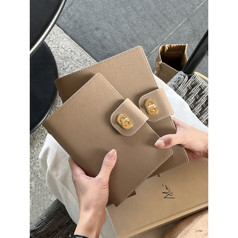 Bilježnica s binderom, omot od imitacije kože, papir od sirovog drvnog pulpa, 40 g/m2, minimalistički stil