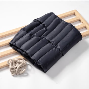 Мъжка жилетка без яка с пера, тънка и лека, найлонова материя, пълнеж бял патеши пух, еднобортна, есен-зима