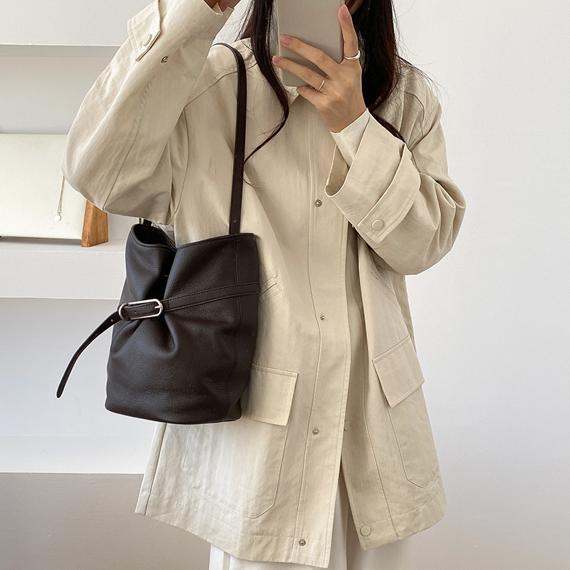 Bucket torba od prave kože s crossbody remenom, veliki kapacitet, svakodnevna uporaba, retro stil