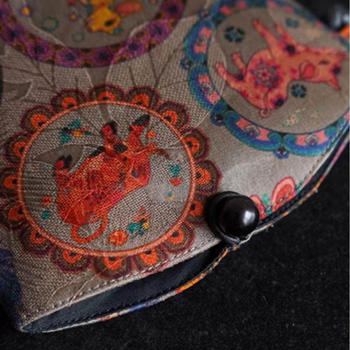 Torba za telefon u literarnom nacionalnom stilu, pamuk, vertikalno kvadratnog oblika, zatvaranje kukom, s jednom remenom