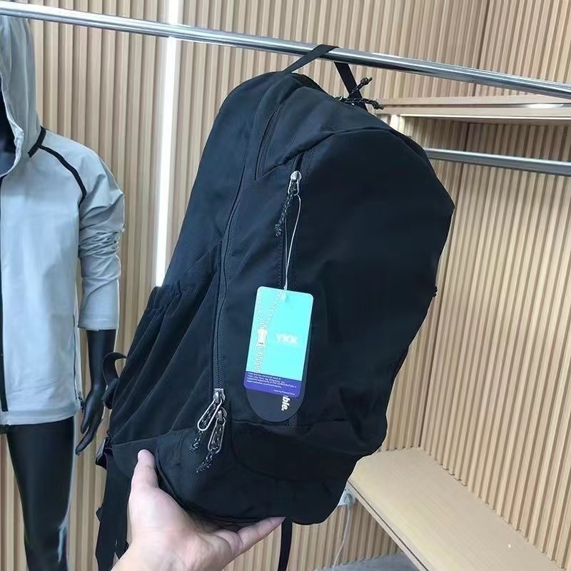 Outdoor putni ruksak 20–35L, pogodan za 14-inčni laptop, najlon, prozračan, zakrivljene naramenice
