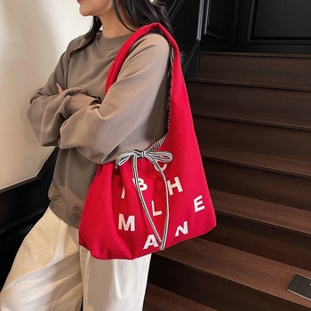 Platnena Tote torba velike kapacitete s kontrastnim prugama, horizontalni kvadrati oblik, podstava od poliestera, otvoreni vrh, džep za telefon