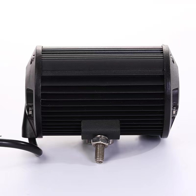 LED višefunkcionalno krovno svjetlo za vozila (72 LED, 3000 lm, 12 V DC, IP67, aluminijsko kućište)