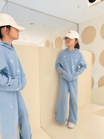 Poetry 100% pamut két részes kapucnis pulóver és nadrág szett gyerekeknek, hosszú ujjú, tavasz 2025