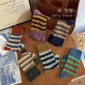 Gyermekeknek szóló színblokkolt pamut zokni, koreai stílusú csíkos, középmagas, uniszex, 80.2% pamut, őszi 2025