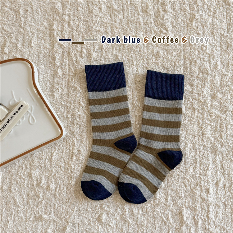 Gyermekeknek szóló színblokkolt pamut zokni, koreai stílusú csíkos, középmagas, uniszex, 80.2% pamut, őszi 2025