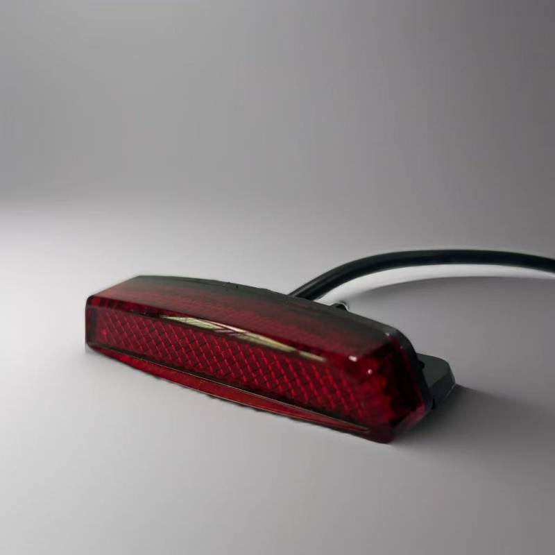 Zadnje svjetlo za električno vozilo L1 – 12V, 5W, 500LM LED, ABS+LED kućište