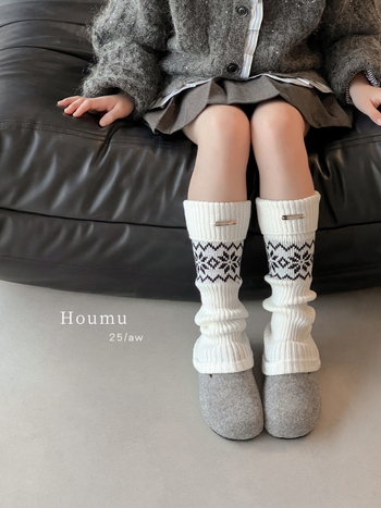 Gyerek zokni - hosszú cső, vastag, kötött, comb-pamutból (combed pamut), retro Fair Isle stílus, lányoknak 3–8 év, tavasz-ősz-tél.