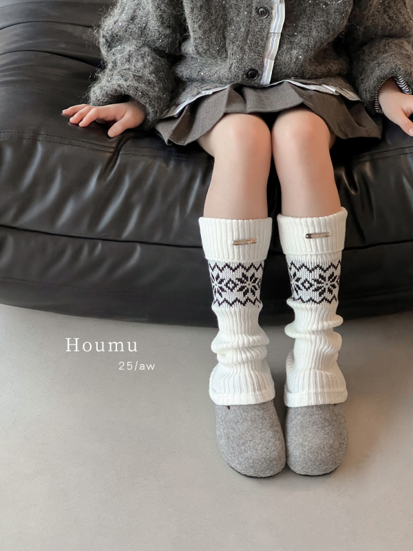 Gyerek zokni - hosszú cső, vastag, kötött, comb-pamutból (combed pamut), retro Fair Isle stílus, lányoknak 3–8 év, tavasz-ősz-tél.