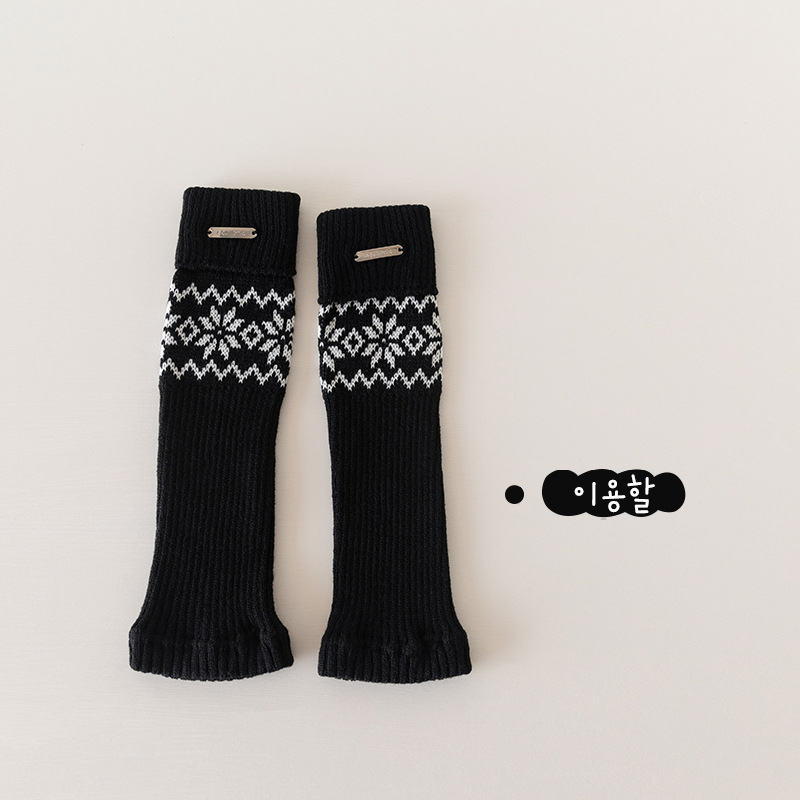 Gyerek zokni - hosszú cső, vastag, kötött, comb-pamutból (combed pamut), retro Fair Isle stílus, lányoknak 3–8 év, tavasz-ősz-tél.