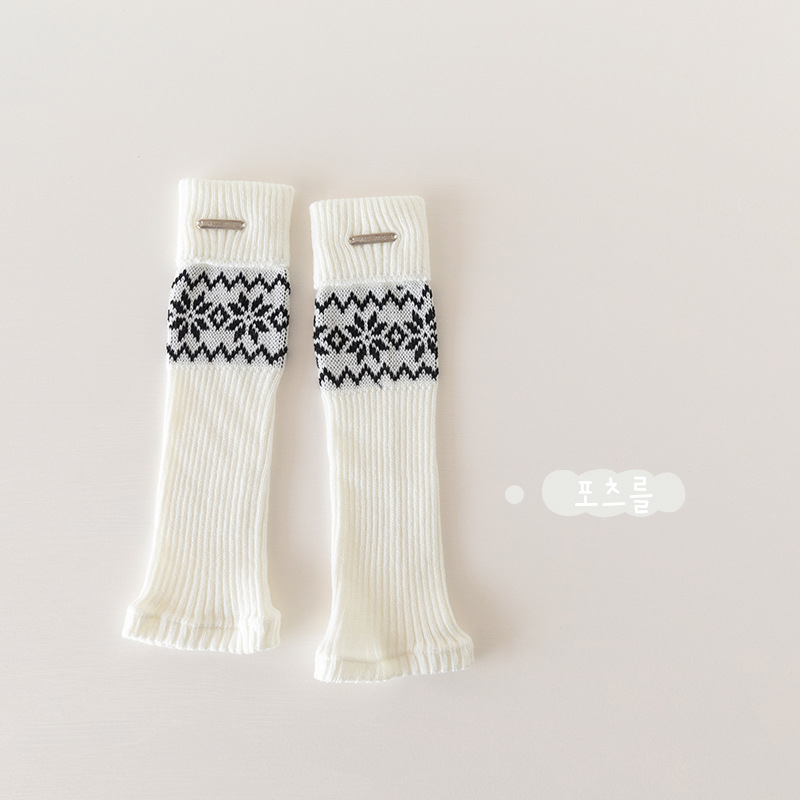 Gyerek zokni - hosszú cső, vastag, kötött, comb-pamutból (combed pamut), retro Fair Isle stílus, lányoknak 3–8 év, tavasz-ősz-tél.