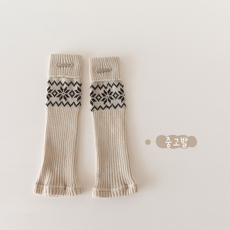 Gyerek zokni - hosszú cső, vastag, kötött, comb-pamutból (combed pamut), retro Fair Isle stílus, lányoknak 3–8 év, tavasz-ősz-tél.