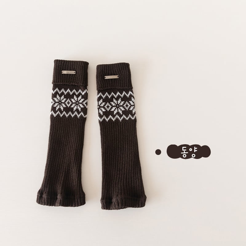 Gyerek zokni - hosszú cső, vastag, kötött, comb-pamutból (combed pamut), retro Fair Isle stílus, lányoknak 3–8 év, tavasz-ősz-tél.