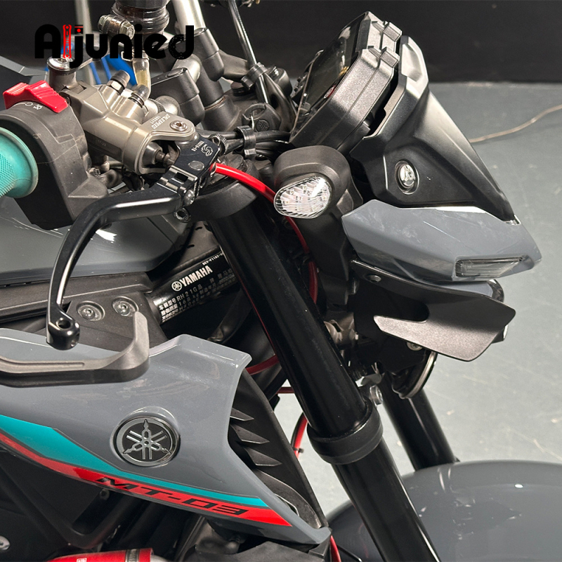 Motociklistični LED pokazivač (mini) za Yamaha YZF R6/R7/R1/R1M, 12V, 0,6W, KY22 model, akril