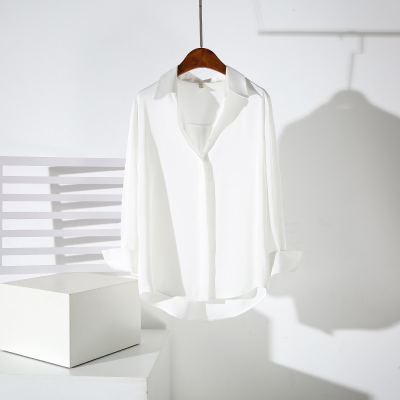 Košulja od acetatne tkanine, glavna tkanina: poliester, jednobojni uzorak, ovratnik polo, zatvaranje: red s više kopči