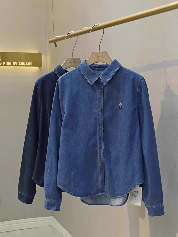 Denim košulja s izvezenim uzorkom, kardiganski stil, dugi rukav, polo ovratnik