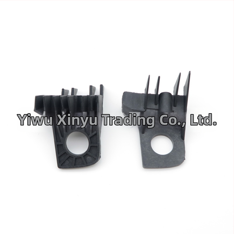 Opravný set svetlometu Mercedes-Benz W251 (09-17): plastový upevňovací klip pre rohové svetlo