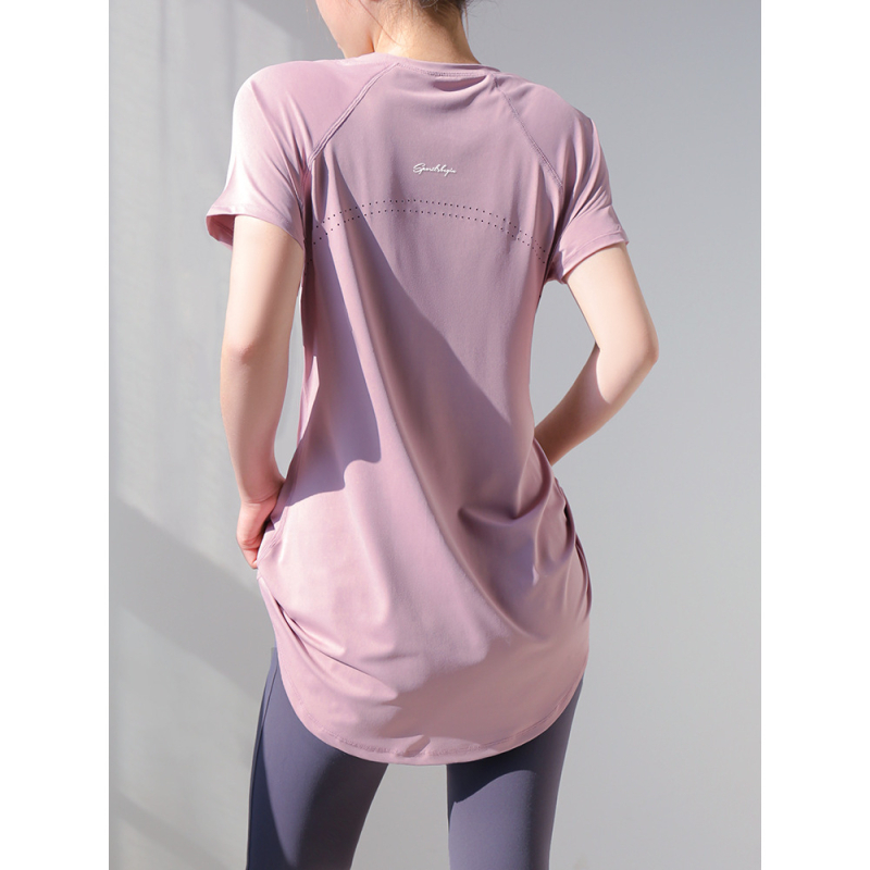 Sportska majica kratkih rukava, okrugli izrez, poliester tkanina, sadržaj 90–95% poliester, casual stil