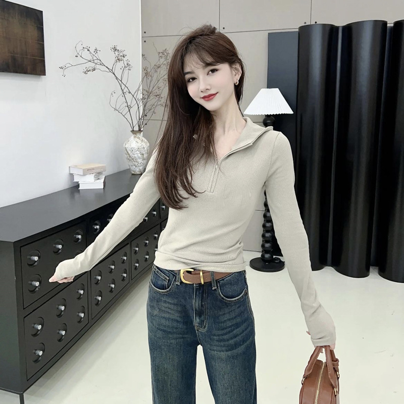 Ženska dukserica s kapuljom i zatvaračem, slim fit, viskozne vlakno, jednobojna, dugi rukavi, panelno šivanje