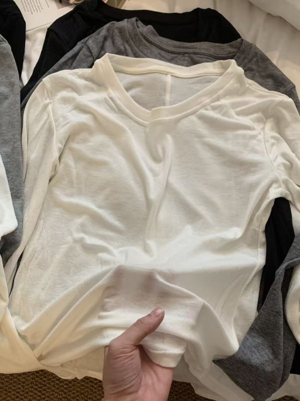Majica od Tencel-vuna mješavine s okruglim izrezom i raglan rukavima, opuštena kroja, standardna duljina