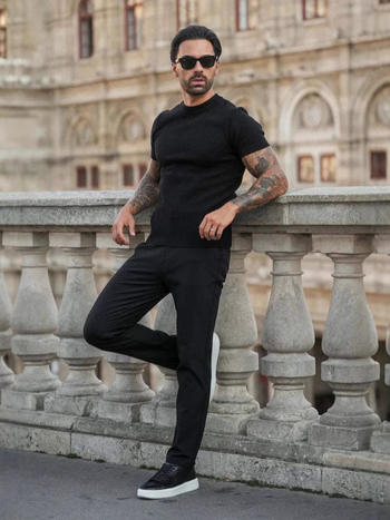 Muške poslovne hlače ravnog kroja, srednji pojas, jednobojne, poliesterska smjesa 30-50%