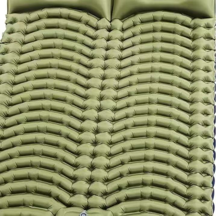 Dvostruko napuhivački kamping ležaljka s ugrađenom pumpom, dvostruka konstrukcija, težina 1,55 kg, nosivost 350 kg, površina od kompozitnog platna