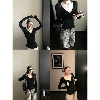 Majica s dugim rukavima od 95% pamuka, okrugli izrez, uski kroj, pletena izrada, gradski stil