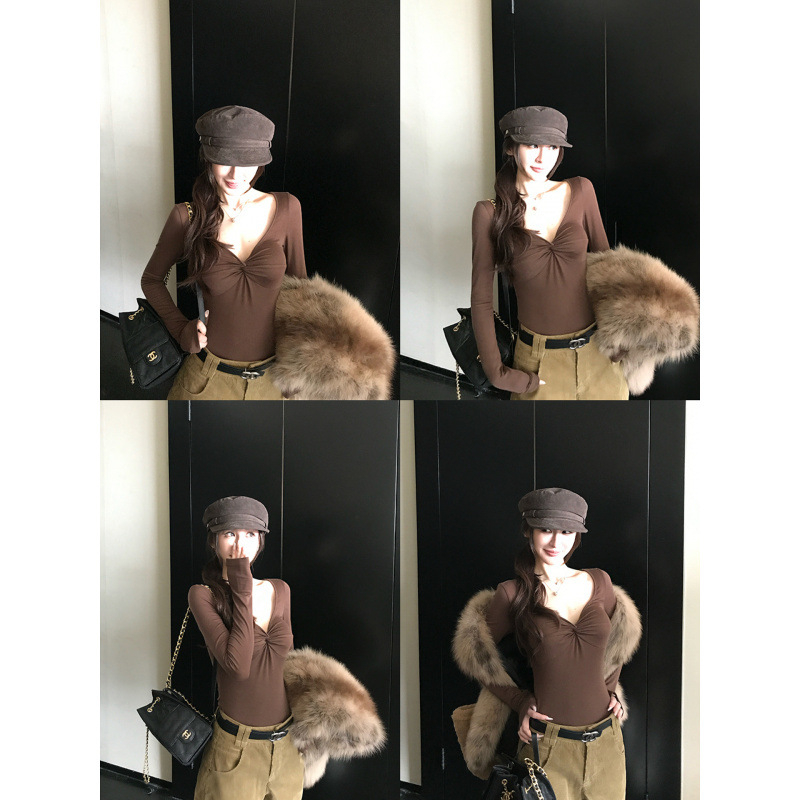 Majica s dugim rukavima od 95% pamuka, okrugli izrez, uski kroj, pletena izrada, gradski stil