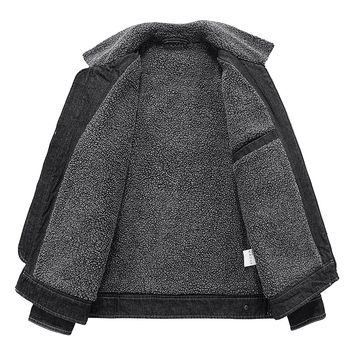 Muška traper jakna s reverom i zatvaračem; debela zimska jakna; vanjski 90% poliester, podstava 90% poliester; bočne džepove; normalna dužina; dugi rukavi