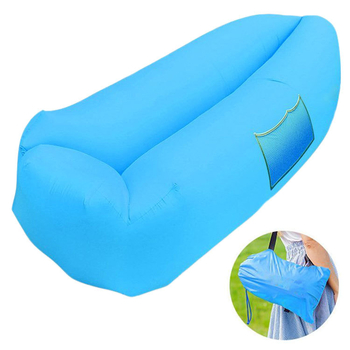 Naduvani lounge kauč s površinom od poliestera; težina 1,2 kg; nosivost do 400 kg.