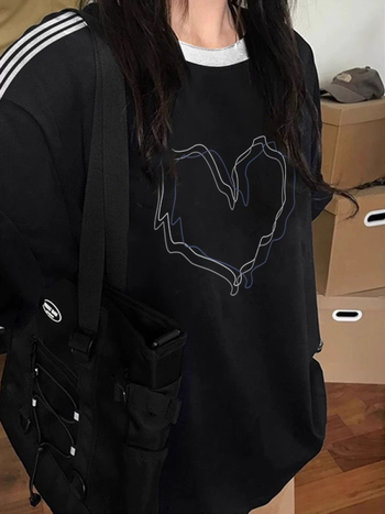 Póló – irodalmi retro stílusú pamut, kerek nyakú, rövid ujjú, laza szabás, közepes hosszúságú