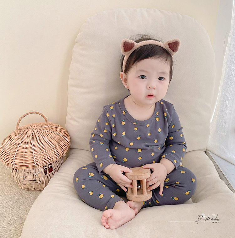 Uniszex baba pizsama szett, 96% pamut, meleg, magas derekú a has védelméért, rajzfilm mintával, 1–3 éveseknek