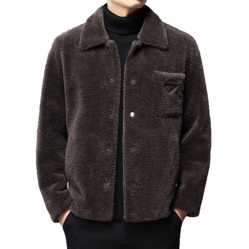 Muški kaput od ovčjeg shearling vune, jednostruko kopčanje, s reverom tipa lapel, bočne džepove, zimski komad