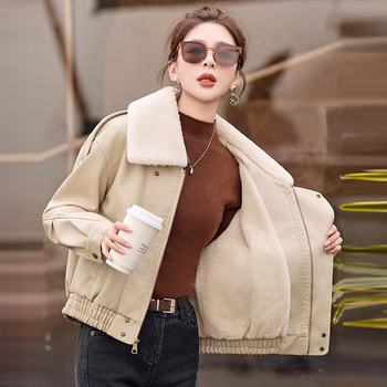 Női PU bőrkabát szőrme gallérral, cipzáras záródás, szabadabb szabású, motoros stílus, téli 2025