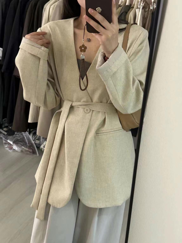 Blazer s jednim gumbom, V-izrez, ležeran kroj, standardna duljina (50–65 cm)