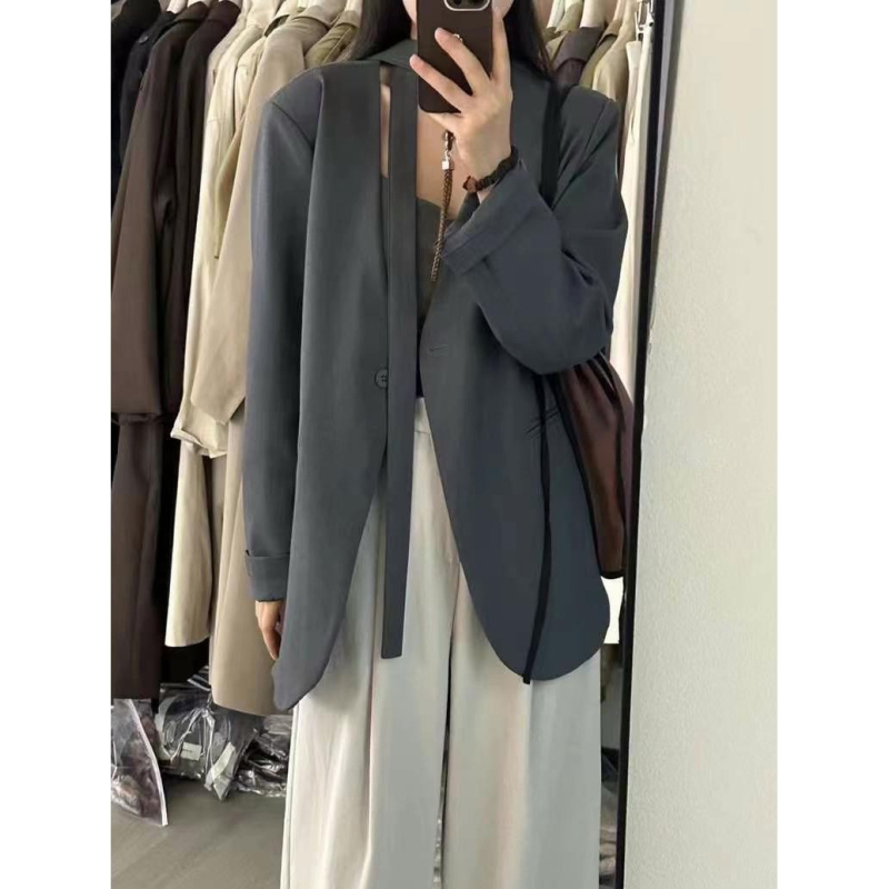Blazer s jednim gumbom, V-izrez, ležeran kroj, standardna duljina (50–65 cm)