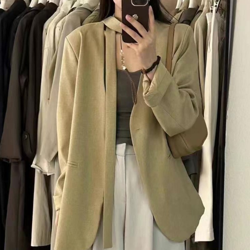 Blazer s jednim gumbom, V-izrez, ležeran kroj, standardna duljina (50–65 cm)