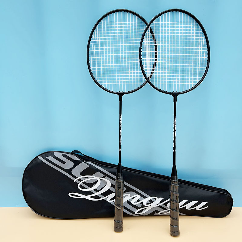 Badminton reketa s Ferroalloy okvirom, težina 95–100 g, debljina drške G4, dizajn ravnog udarca, pogodna za amatere