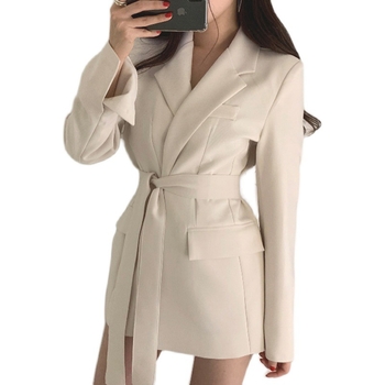 Ženski blejzer od poliestera, uski kroj, srednja duljina, ovratnik sakoi, dugi rukavi