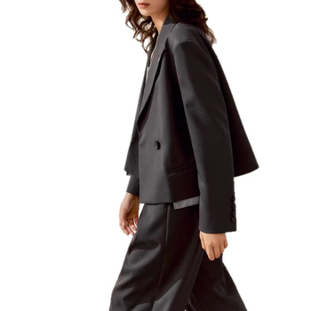 Női Slim-Fit kosztümkabát polo gallérral, egygombos záródás, poliészter anyag, tavasz 2026 kollekció