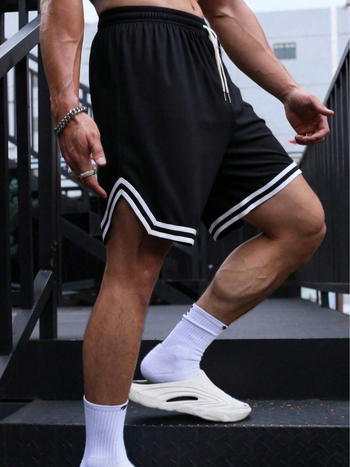 Férfi sportos rövidnadrág 100% poliészterből, laza szabású, nyárra, mindennapi viselet