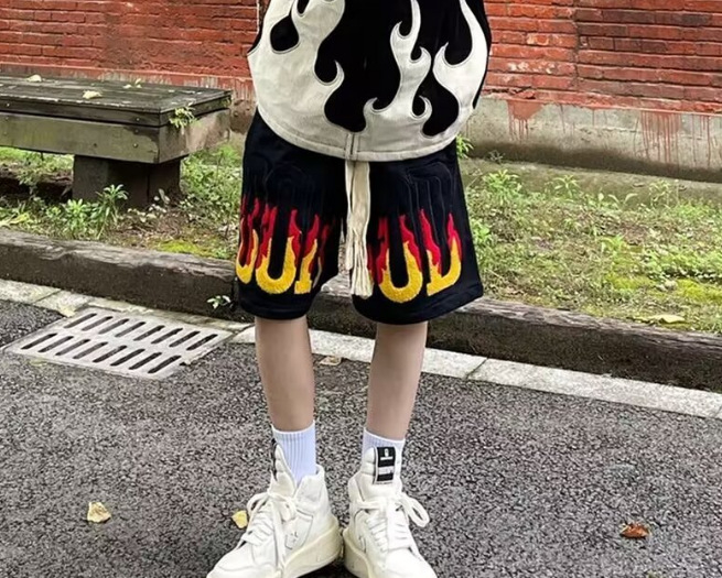 Muške šorceve u američkom retro stilu s Flame Letters, ljeto 2025, slobodan kroj, duljina Five-Quarter, poliester tkanina, mikroelastičnost, vintage stil