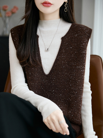 Női ujjatlan kötött mellény worsted gyapjúnból, V-nyakú kivágással és flitteres réteggel, elegáns városi stílus, tél 2025