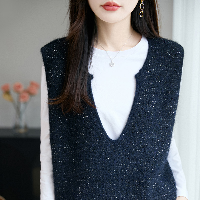 Női ujjatlan kötött mellény worsted gyapjúnból, V-nyakú kivágással és flitteres réteggel, elegáns városi stílus, tél 2025