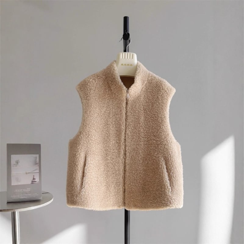 Gyapjú ujjatlan mellény álló gallérral, cipzárral, karcsú szabás, elegáns mindennapi viselet