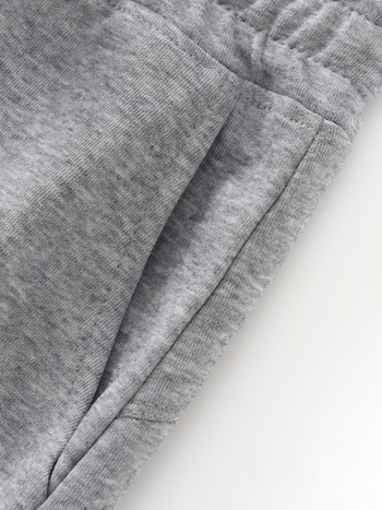 Pamut rövidnadrág, egyenes szabás, enyhe elasztikusság, minimalist stílus