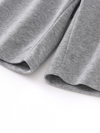 Pamut rövidnadrág, egyenes szabás, enyhe elasztikusság, minimalist stílus